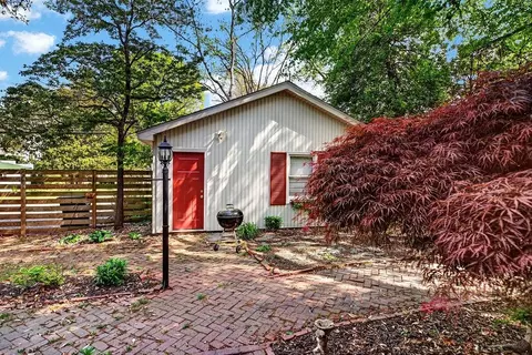 Exterior - 552 Chestnut Ave, Waynesboro, VA 22980 photo 10 of 12