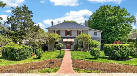 Exterior - 552 Chestnut Ave, Waynesboro, VA 22980 photo 5 of 12