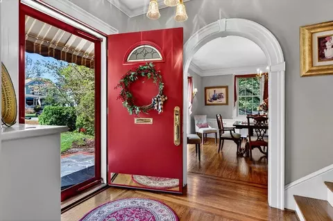 Entry Way - 552 Chestnut Ave, Waynesboro, VA 22980 photo 1 of 5