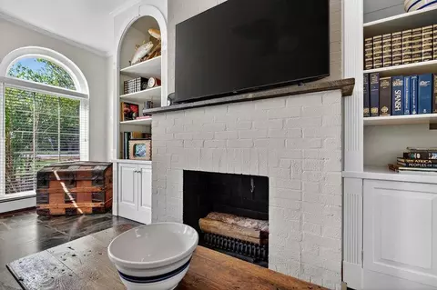 Living - 552 Chestnut Ave, Waynesboro, VA 22980 photo 12 of 12