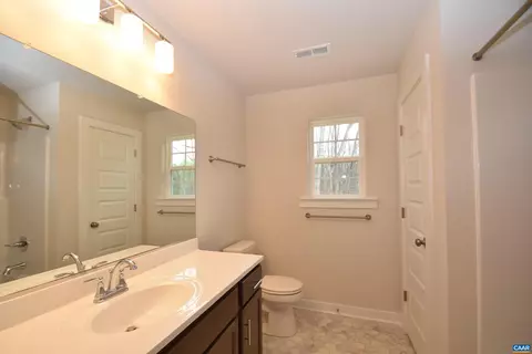 Bath - 3 Cheyenne Ct, Palmyra, VA 22963 photo 4 of 4