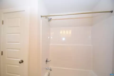 Bath - 3 Cheyenne Ct, Palmyra, VA 22963 photo 3 of 4