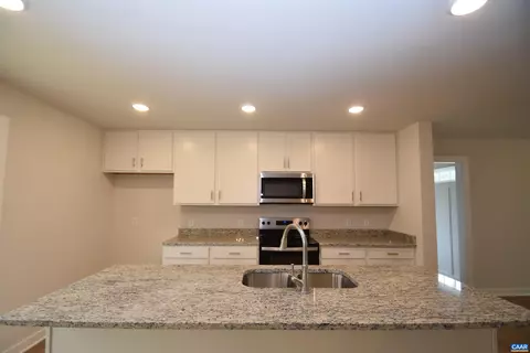 Kitchen - 3 Cheyenne Ct, Palmyra, VA 22963 photo 2 of 2