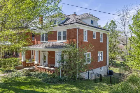 521 S Main St S, Lexington, VA 24450