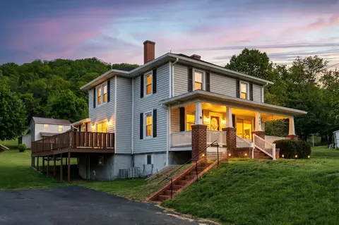 429 Betsy Bell Rd, Staunton, VA 24401