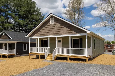 340 W Fairfax Ave W, Elkton, VA 22827