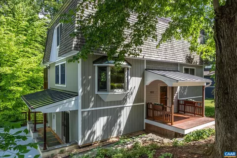 1832 Yorktown Dr, Charlottesville, VA 22901