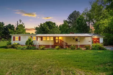 105 Mine Branch Rd, Crimora, VA 24431