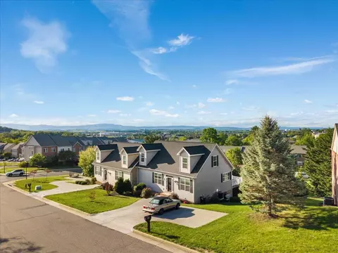 321 Blue Stone Hills Dr, Harrisonburg, VA 22801