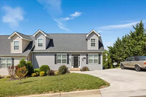 321 Blue Stone Hills Dr, Harrisonburg, VA 22801