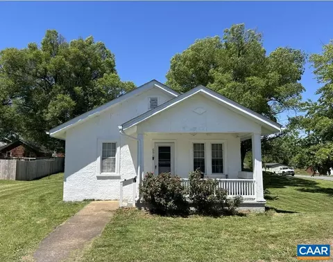 681 Sherwood Ave, Waynesboro, VA 22980