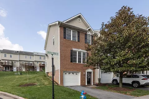 2984 Crystal Spring Ln, Harrisonburg, VA 22801