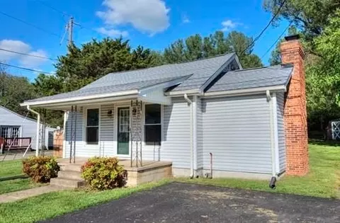 9 Bradley Ln, Waynesboro, VA 22980