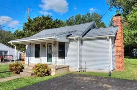 9 Bradley Ln, Waynesboro, VA 22980