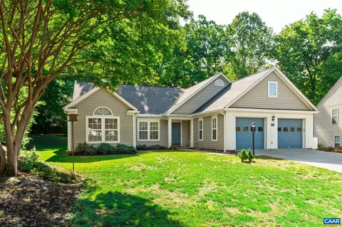 1245 Raintree Dr, Charlottesville, VA 22901