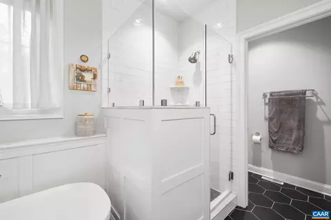 Bath - 271 Two Rivers Dr, Troy, VA 22974 photo 5 of 8