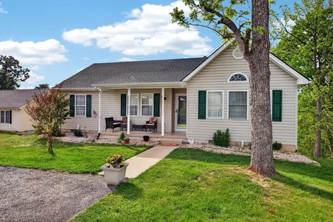 165 Fairmont Dr, Staunton, VA 24401
