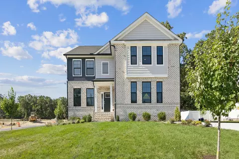 12 Avonwoods Ct, Staunton, VA 24401