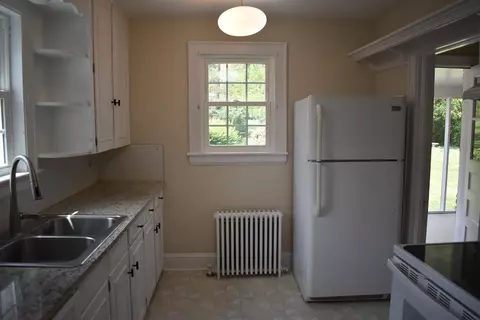 Kitchen - 139 Crompton Rd, Waynesboro, VA 22980 photo 2 of 7