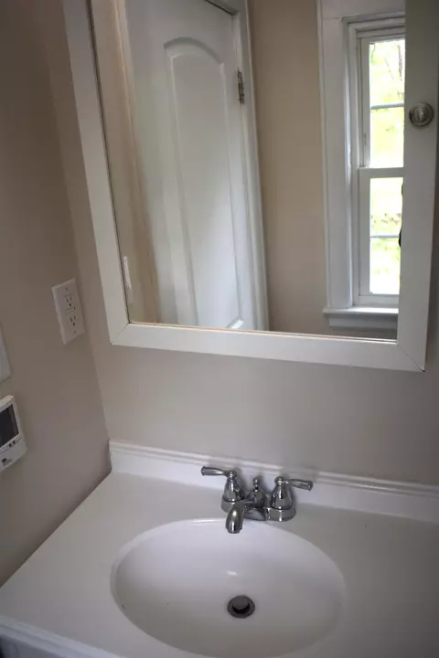 Bath - 139 Crompton Rd, Waynesboro, VA 22980 photo 4 of 4