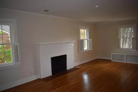 Living - 139 Crompton Rd, Waynesboro, VA 22980 photo 4 of 5
