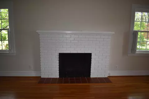 Living - 139 Crompton Rd, Waynesboro, VA 22980 photo 2 of 5