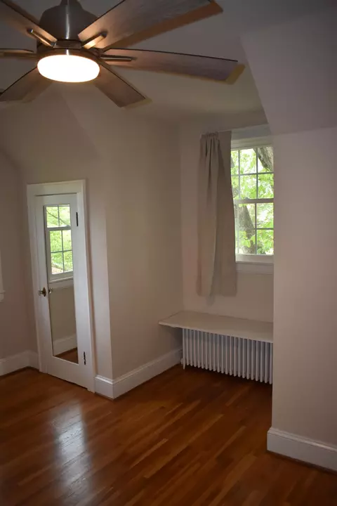 Bedroom - 139 Crompton Rd, Waynesboro, VA 22980 photo 4 of 11
