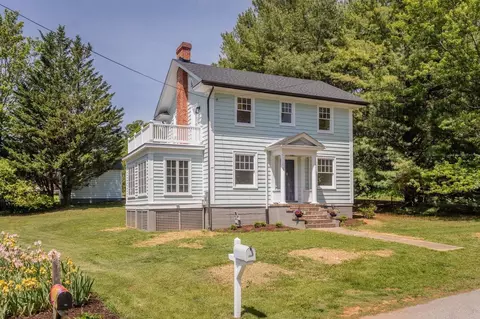 208 Lee St, Staunton, VA 24401