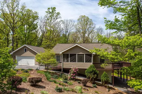 324 Mountaintop Dr, Mathias, WV 26812