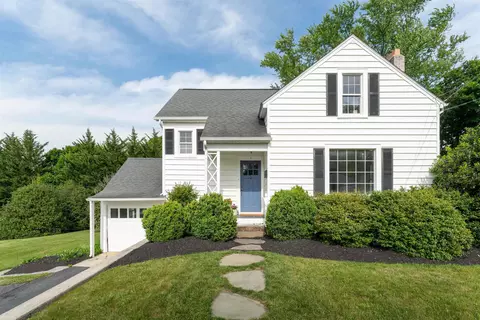 7 Taylor St, Staunton, VA 24401