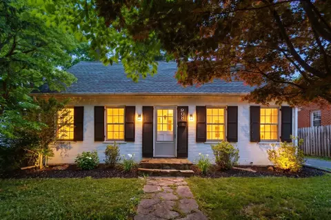 908 Lyndhurst Rd, Waynesboro, VA 22980
