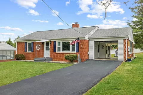 118 Stuart Ave, Stuarts Draft, VA 24477