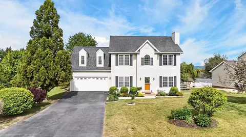 106 Bowmans Run Dr, Stuarts Draft, VA 24477