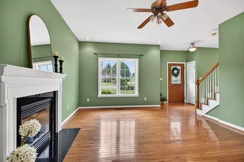 106 Bowmans Run Dr, Stuarts Draft, VA 24477