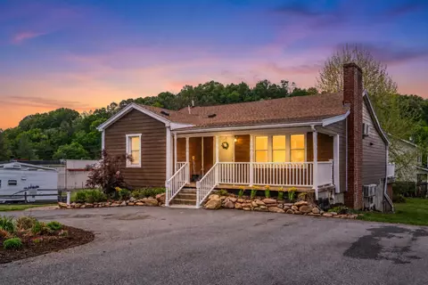 217 W 28th St W, Buena Vista, VA 24416