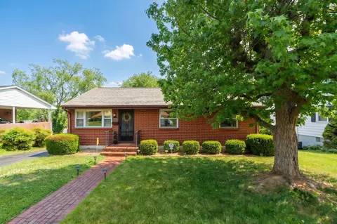 1319 Blandford St, Staunton, VA 24401