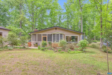 9 Glen Burnie Rd, Palmyra, VA 22963