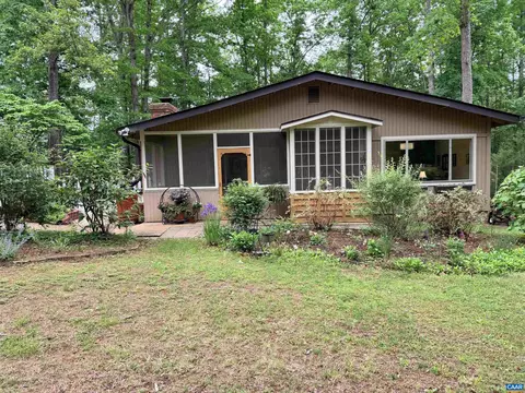 9 Glen Burnie Rd, Palmyra, VA 22963