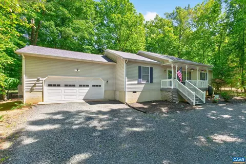 29 N Bearwood Dr N, Palmyra, VA 22963