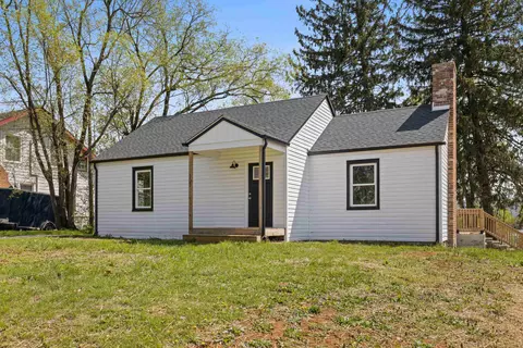 Exterior - 15 W High St, Stuarts Draft, VA 24477 photo 12 of 15