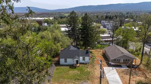 View/Area - 15 W High St, Stuarts Draft, VA 24477 photo 3 of 11