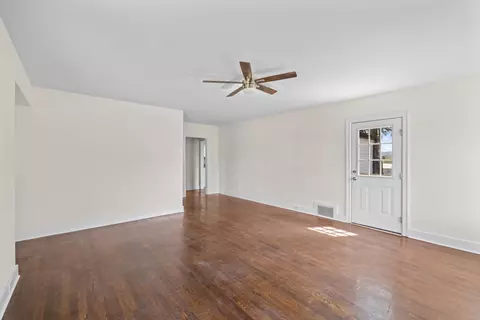 Living - 15 W High St, Stuarts Draft, VA 24477 photo 6 of 7