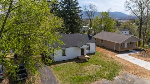 View/Area - 15 W High St, Stuarts Draft, VA 24477 photo 1 of 11