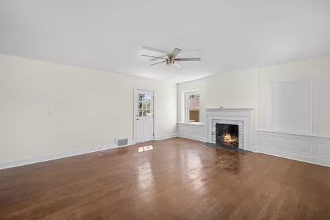 Living - 15 W High St, Stuarts Draft, VA 24477 photo 5 of 7
