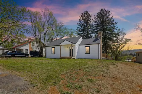 Exterior - 15 W High St, Stuarts Draft, VA 24477 photo 2 of 15