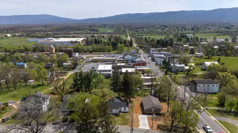 View/Area - 15 W High St, Stuarts Draft, VA 24477 photo 8 of 11