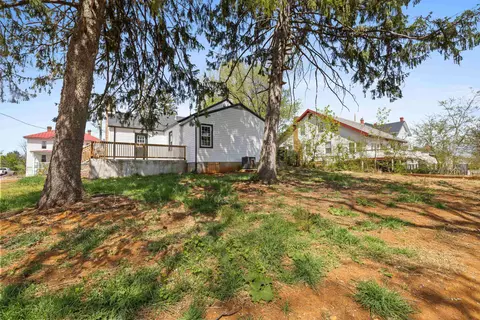 Exterior - 15 W High St, Stuarts Draft, VA 24477 photo 7 of 15