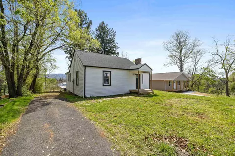 Exterior - 15 W High St, Stuarts Draft, VA 24477 photo 14 of 15