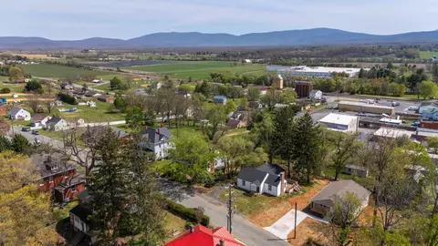 View/Area - 15 W High St, Stuarts Draft, VA 24477 photo 9 of 11