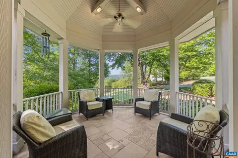 110 High Crest Ln, Nellysford, VA 22958